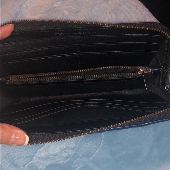 Marc by Marc Jacobs Quilted Ziparound Wallet - Picture 4 of 8